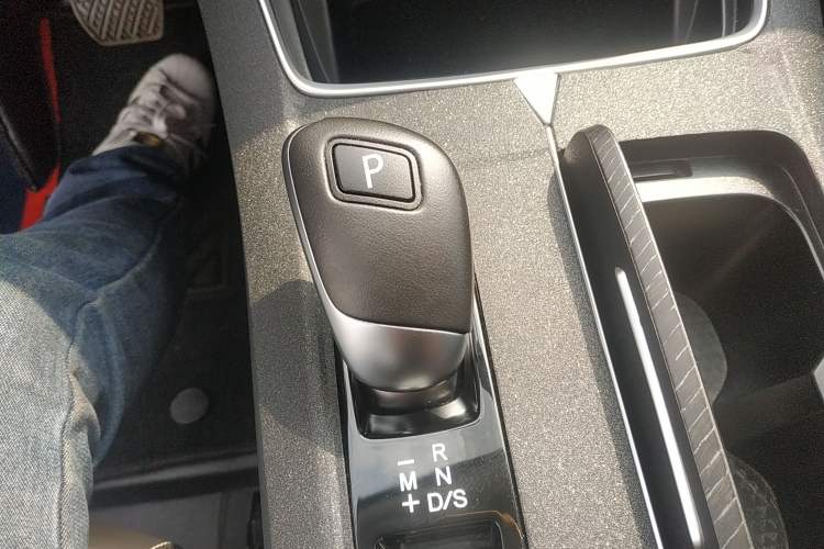 Used Venucia V 2021 260T Idol Edition