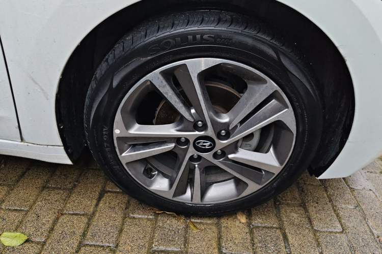 Used Hyundai Elantra (6th Generation / Lingdong) 2016 1.6L Automatic ZhiXuan – Elite Version Right Front Wheel Hub