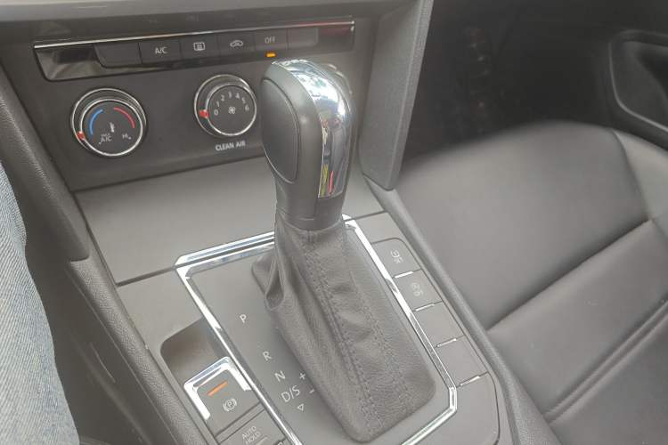 Used Volkswagen Lamando 2021 230TSI DSG Fashion Edition Gear Lever