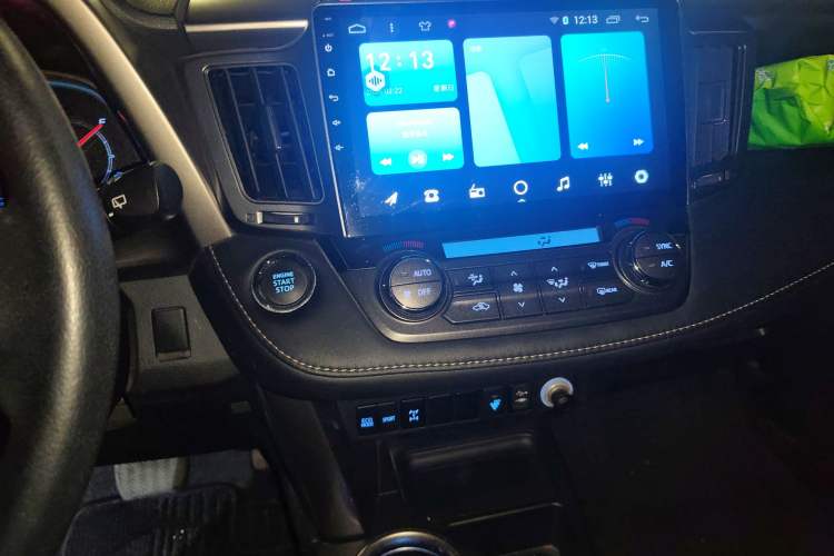 Used Toyota RAV4 2013 2.0L CVT Four-Wheel Drive New Edition