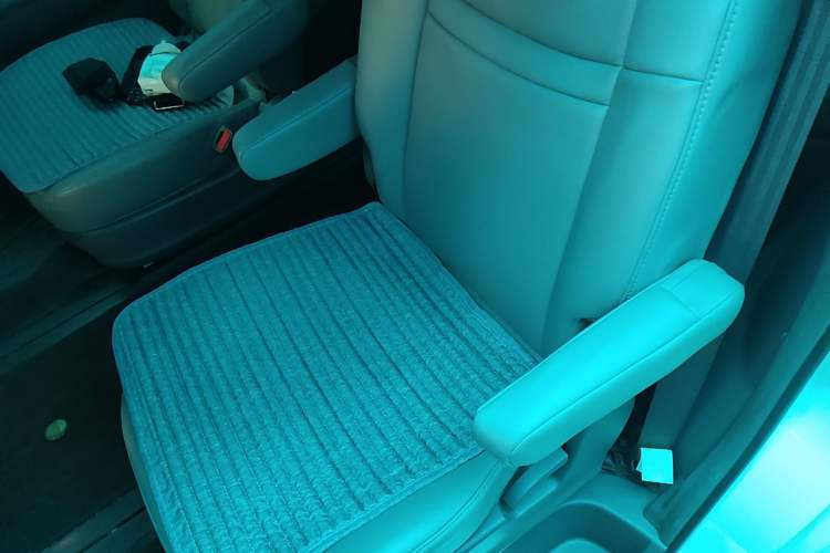 Used SsangYong Rodius 2014 2.0T Diesel 4x4 Luxury Navigation Edition Interior 4