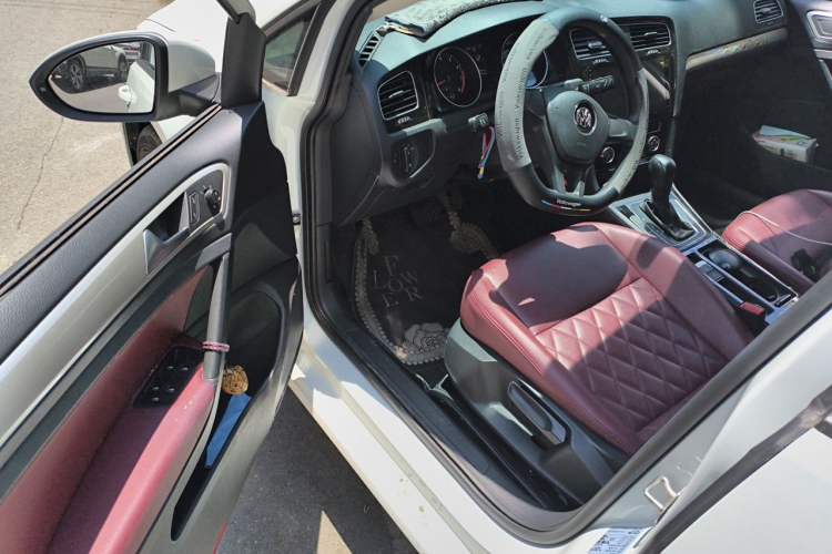 Used Volkswagen Golf 2018 1.6L Automatic Fashion Model
