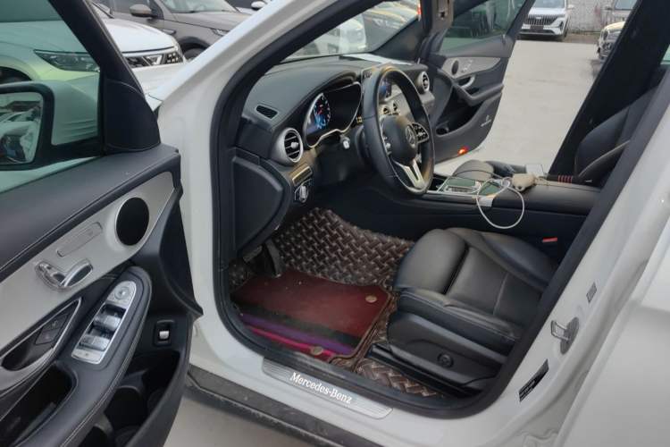 Used Mercedes-Benz GLC 2020 Facelifted GLC 260 L 4MATIC Dynamic Edition Driver Seat