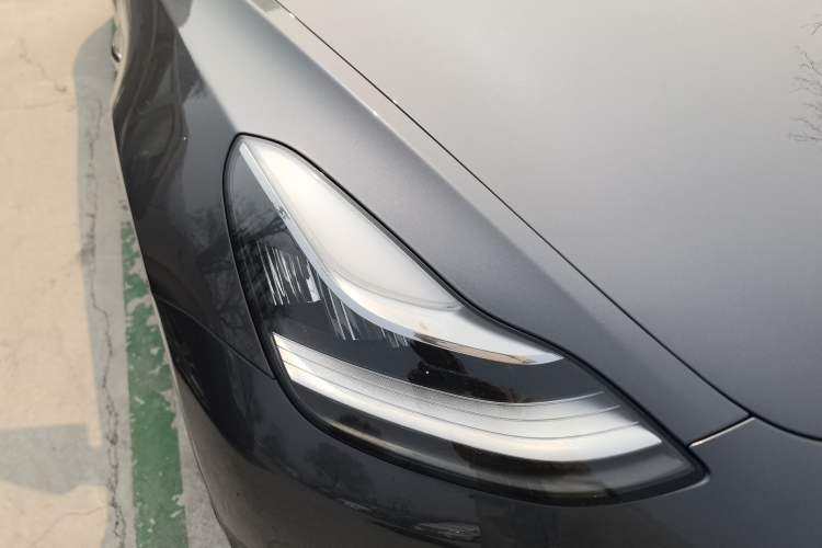 Used Tesla Model 3 2019 Long-Range Rear-Wheel-Drive Version
