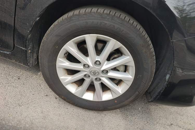 Used Toyota Camry 2015 2.0G Premier Edition Right Front Wheel Hub