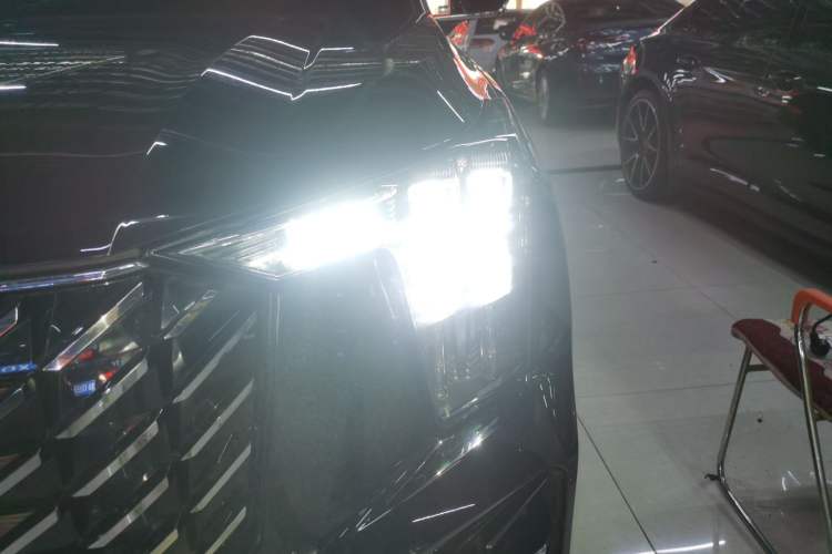 Used GAC Trumpchi GS8 2022 Linghang Series 2.0 TGDI Two-Wheel-Drive Luxury Smart Connectivity Version (7 Seats) Left Front Headlight