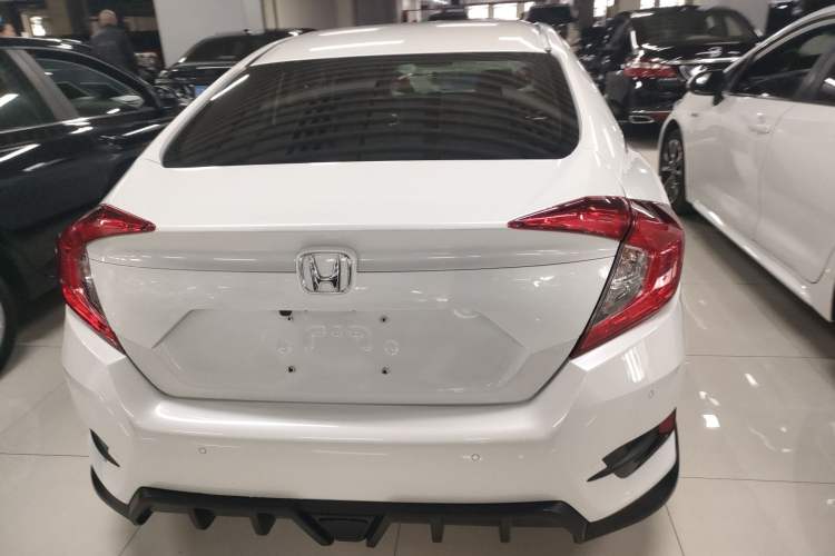 Used Honda Civic 2021 HATCHBACK 220TURBO CVT New Trendsetter
