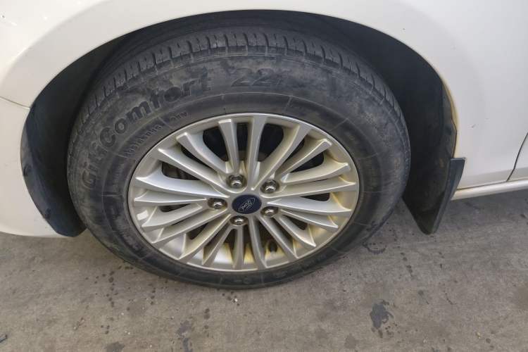 Used Ford Escort 2015 1.5L Manual Comfort Model
