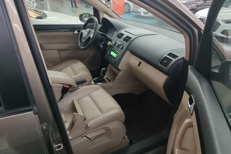 Used Volkswagen Touran 2015 1.4T DSG Comfort Edition 5 Seats