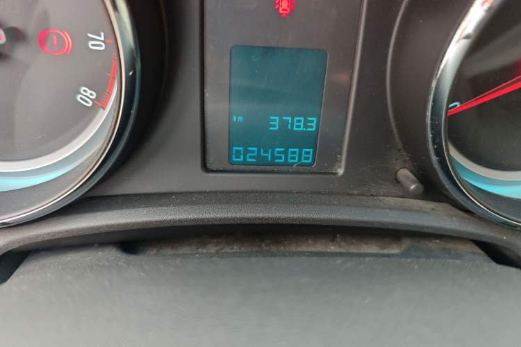 Used Buick GT 2012 XT 1.6L Manual Entry-Level Model