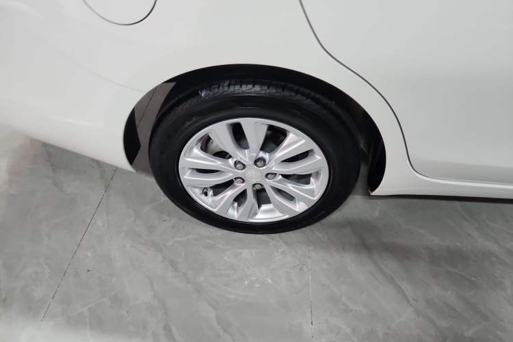 Used Buick GT 2021 Revised Version Flagship 1.5L Automatic Elite Edition Right Rear Wheel Hub