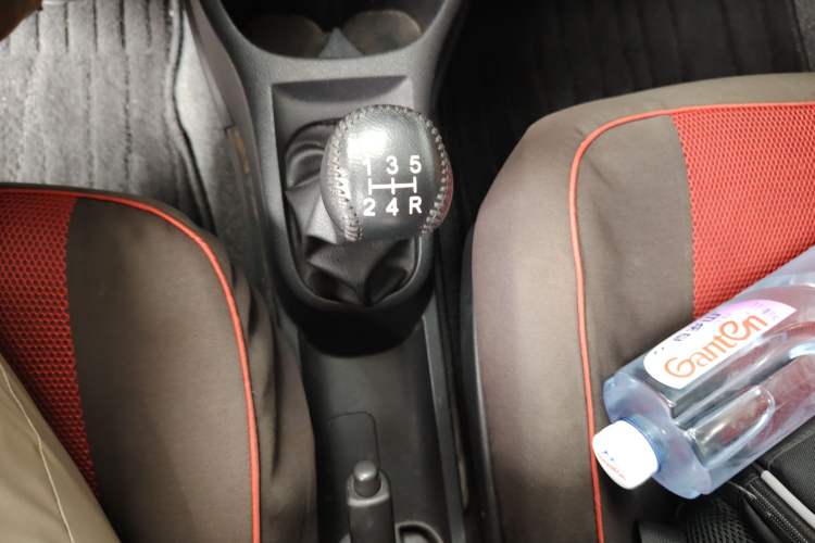 Used Nissan Livina 2013 1.6XL Manual Luxury Edition Gear Lever