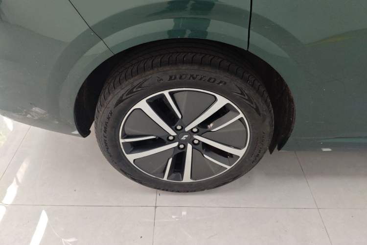 Used Li Auto L6 2024 Pro Model Right Rear Wheel Hub