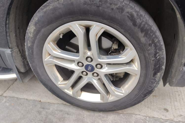 Used Ford Edge 2017 EcoBoost 245 Two-Wheel-Drive Sporty 7-Seater