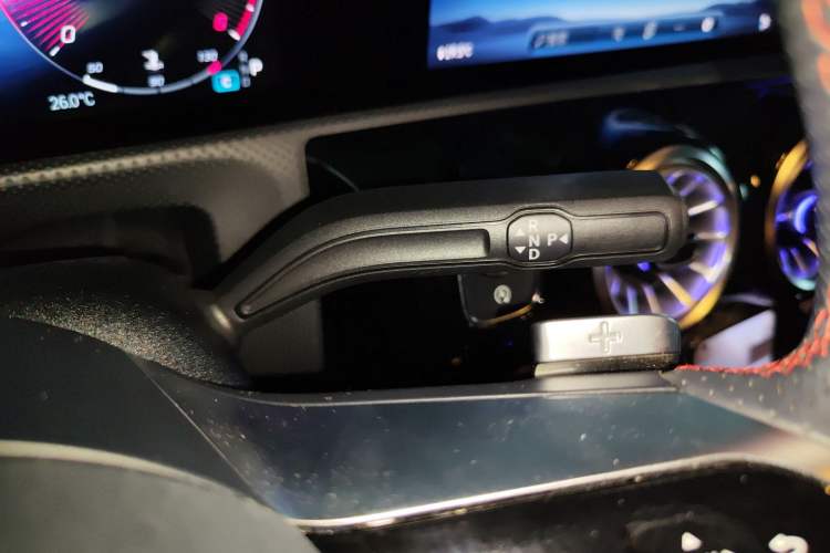 Used Mercedes-Benz A-Class 2022 Revised Version A 200 L Sport Sedan Fashionable Style