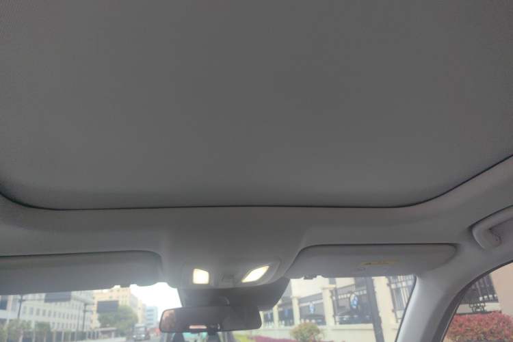 Used CHANGAN OSHAN Z6 2023 Blue Whale 1.5T DCT Luxury Model
