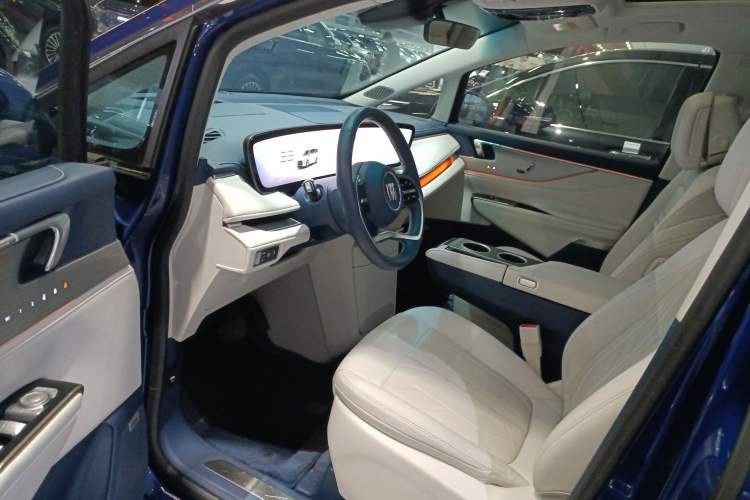 Used Buick GL8 New Energy 2024 Lu Zun Luxury Edition 6-Seater
