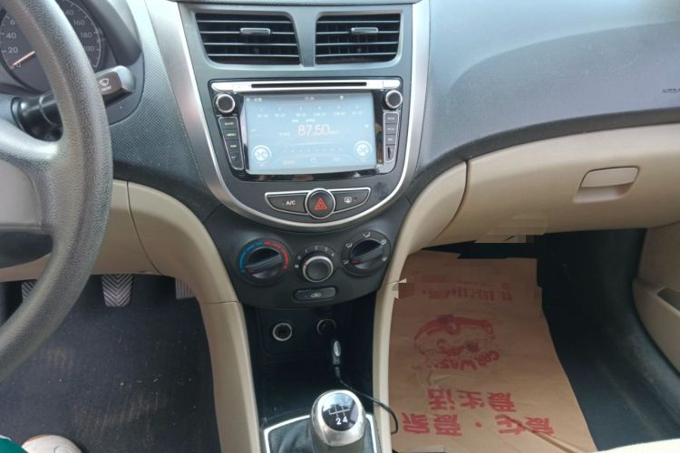 Used Hyundai Verna (older generation) 2014 1.4L Manual Smart GLS Trim Audio And AC Panel