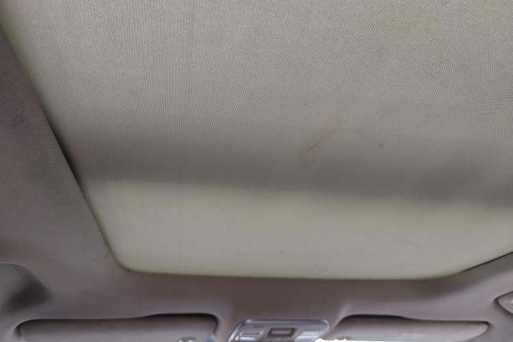 Used Geely Auto Emgrand X7 Sport 2016 2.0L Manual Smart Connect Version
