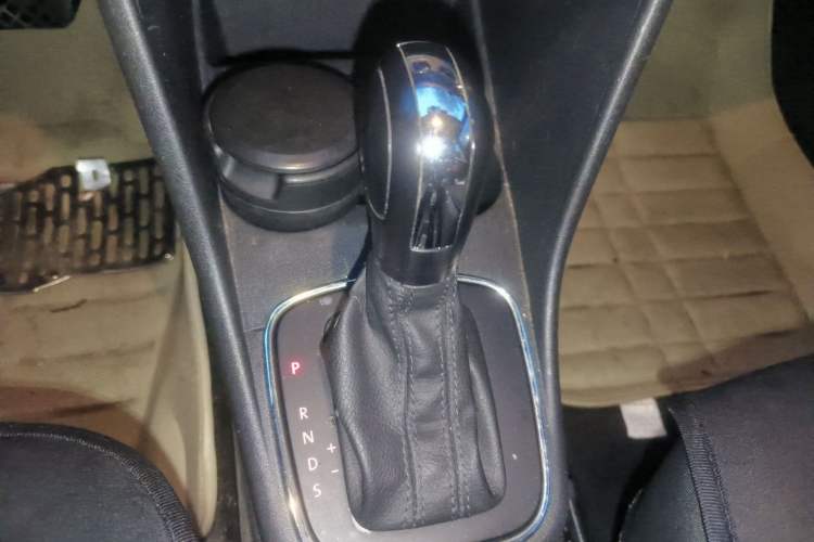 Used Volkswagen Polo 2014 1.6L Automatic Comfort Edition
