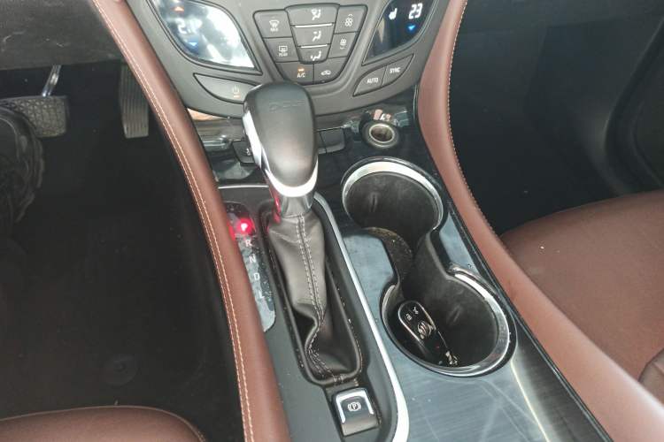 Used Buick Envision 2018 20T Two-Wheel Drive Luxury Model
