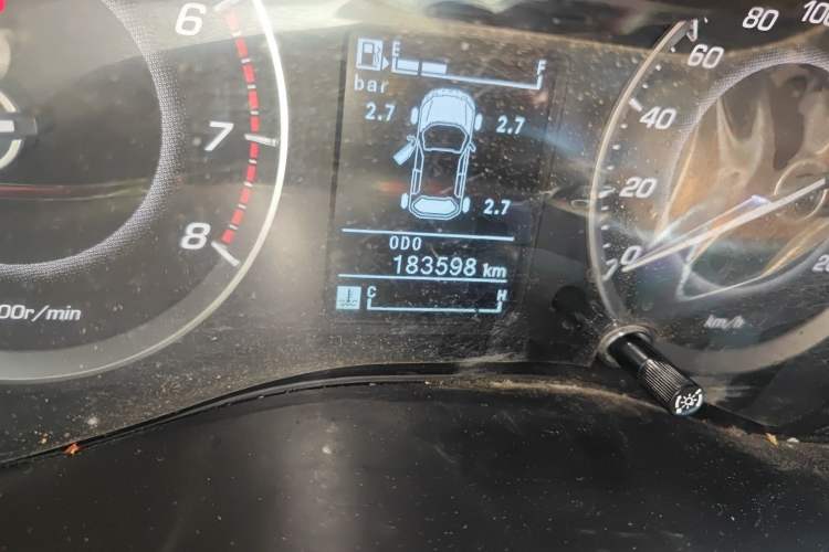 Used Baojun 560 2015 1.8L manual luxury version Odometer Close Up