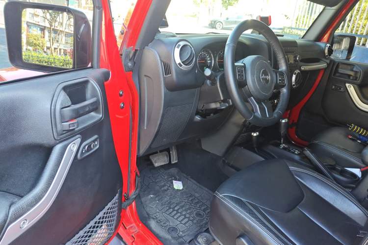 Used Jeep Wrangler 2017 3.0L Sahara Four-Door Comfort Edition