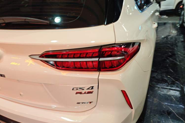 Used GAC Trumpchi GS4 PLUS 2022 270T Automatic Galaxy Edition Right Rear Taillight