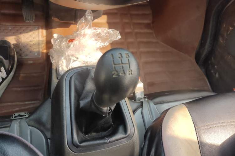 Used Wuling Rongguang 2019 1.2L S Van Standard Model with 5 Seats
