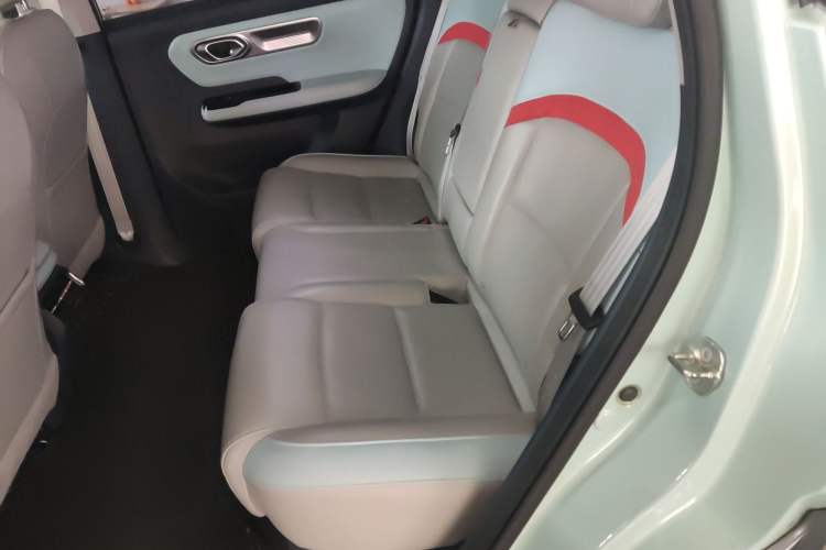 Used AION Y 2022 Plus 70 Tech Edition