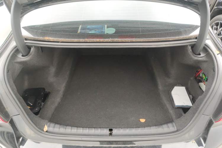 Used BMW 5 Series 2019 Facelifted 530Li Leading Edition M Sport Package
