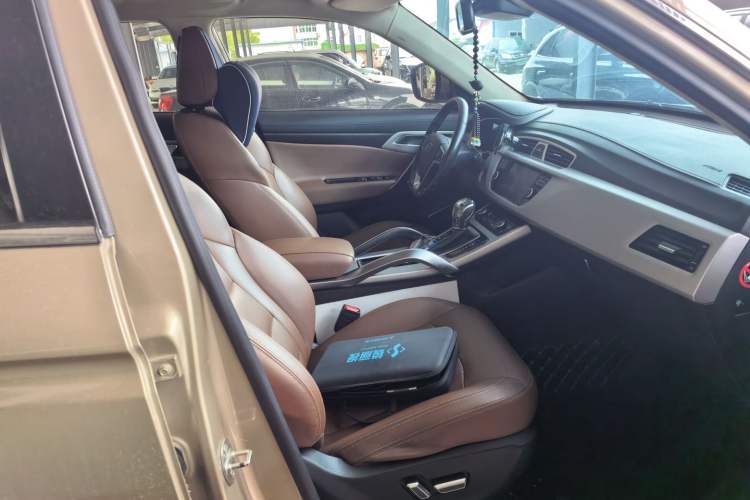 Used Geely Auto Emgrand X7 Sport 2016 1.8TD Automatic ZhiZun Version Right Front Seat