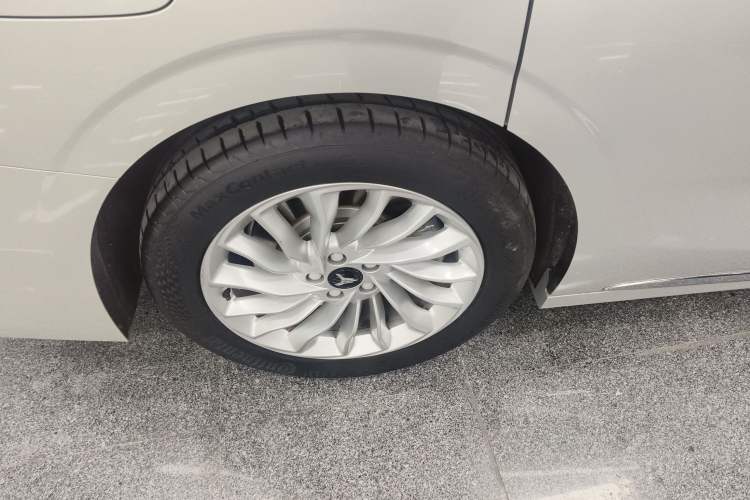 Used VOYAH Dream 2024 PHEV Extended-Range Premium Edition
