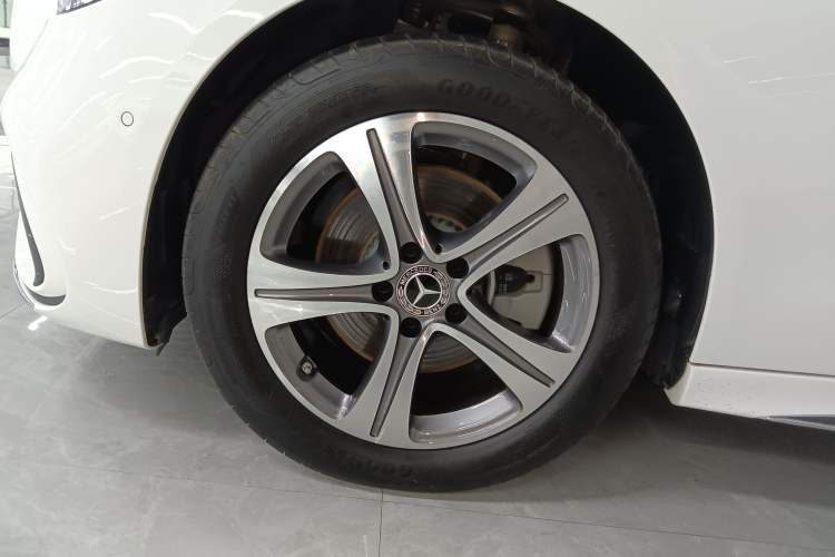 Used Mercedes-Benz C-Class 2022 Restyled C 200 L Sport Edition Left Front Wheel Hub