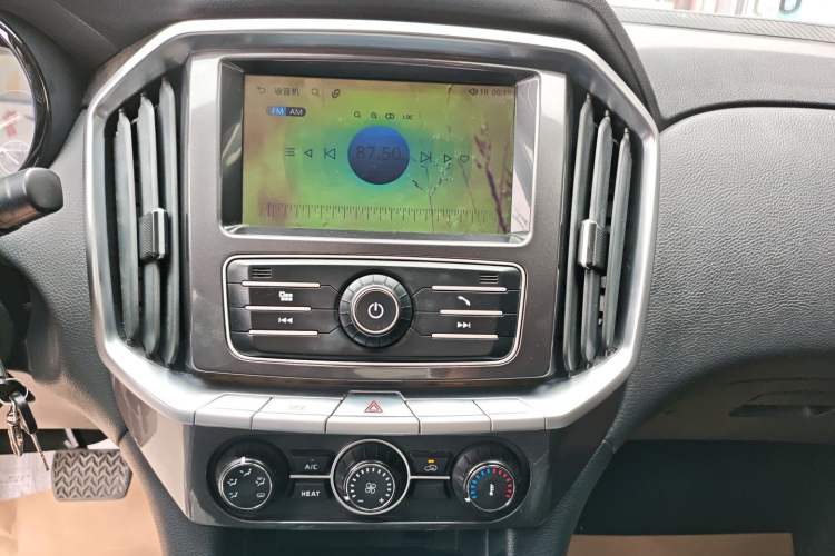 Used JMC Yuhu EV 2022 4x2 LX JX1032PSEF5BEV Audio And AC Panel