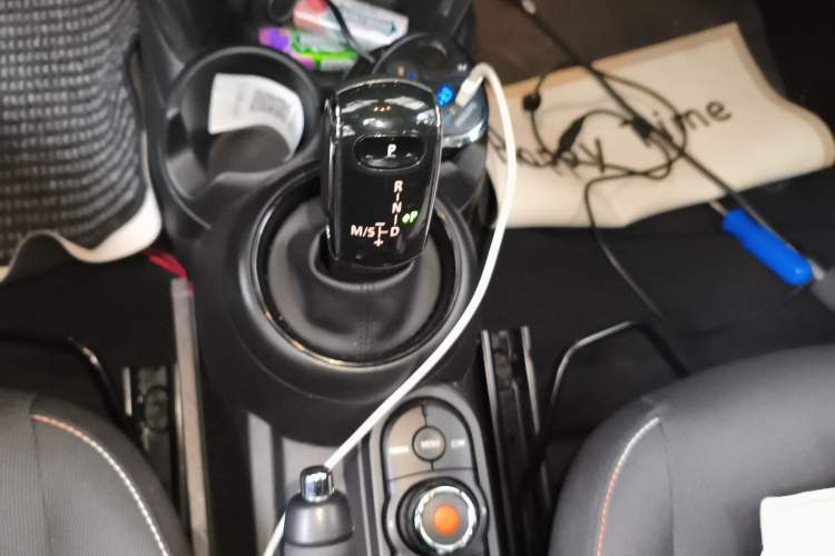 Used MINI 2021 1.5T ONE Gear Lever