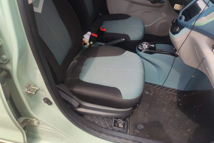 Used CHANGAN OSHAN Benni E-Star 2021 National Edition Colorful Version Lithium Iron Phosphate (31.95 kWh) Right Front Seat