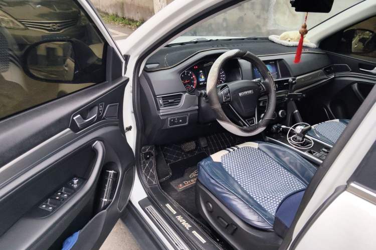 Used Haval H6 2018 Sport Edition 1.5T Automatic Two-Wheel Drive Elite Model China V Standard Driver Seat
