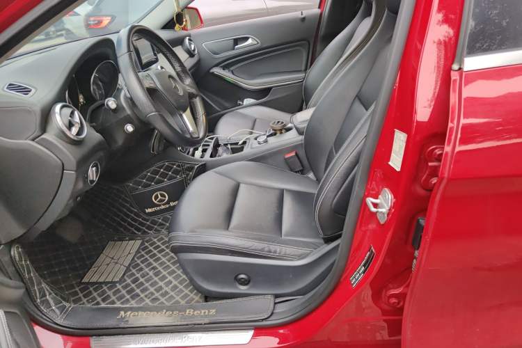 Used Mercedes-Benz GLA 2015 GLA 200 Fashion Model
