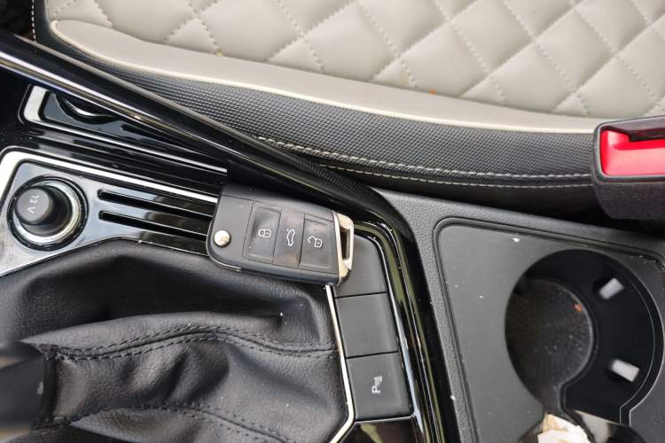 Used Volkswagen Tayron 2023 330TSI Two-Wheel-Drive Luxury Plus Advanced Version
