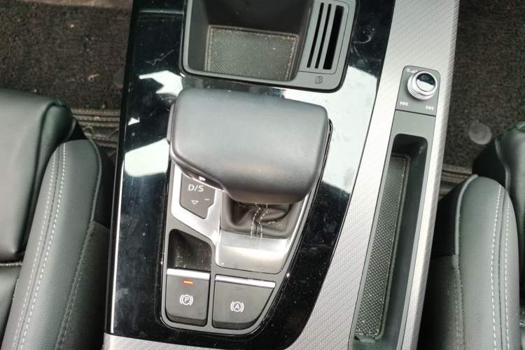 Used Audi Q5L 2023 40T Luxury Dynamic Model
