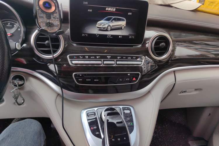 Used Mercedes-Benz V-Class 2016 V 260 Avantgarde Edition
