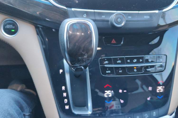 Used Buick GL8 2017 ES 28T Luxury Model China V Standard
