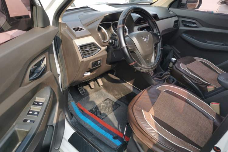 Used Wuling Hongguang 2019 1.5L S Standard Version China VI LAR