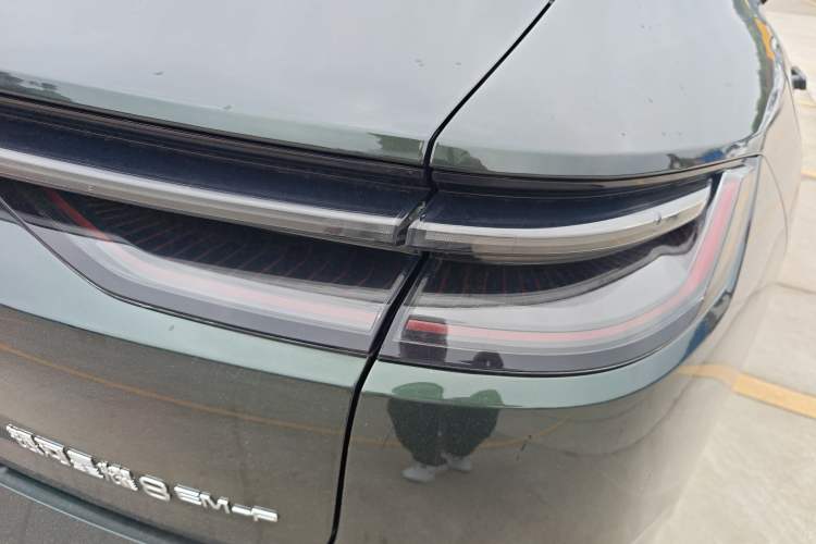 Used Geely Galaxy 8 2025 130km EM-P Starship Edition Exterior 3