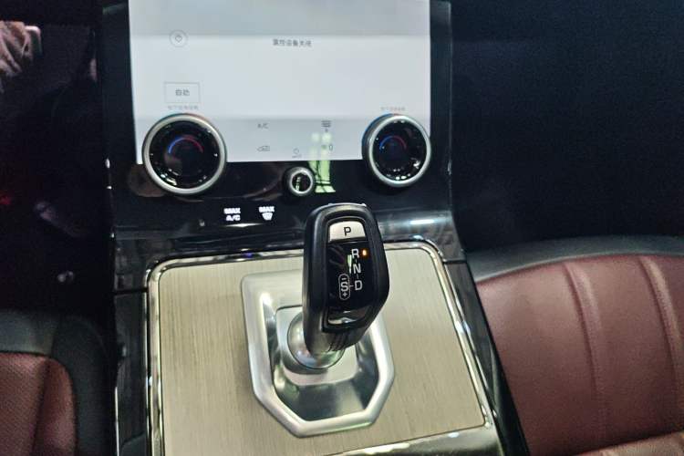 Used Land Rover Range Rover Evoque 2022 Facelifted Aurora L 249 PS R-Dynamic Luxury Edition