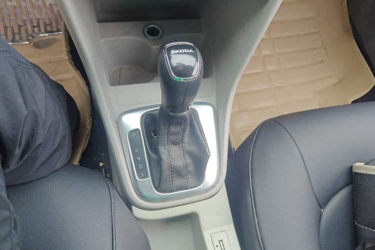 Used Skoda Rapid 2015 1.6L Automatic Smart Selection Model