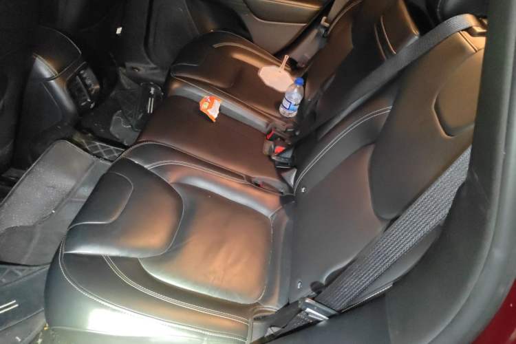 Used Jeep Cherokee 2016 2.4L Leading Smart Version
