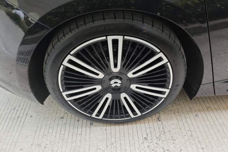 Used Nio ET9 2025 100kWh Signature Edition
