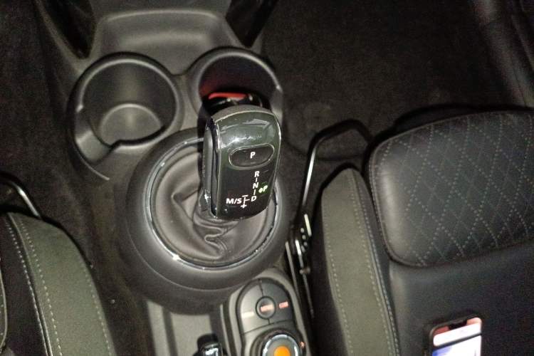 Used MINI 2019 1.5T COOPER Artist
